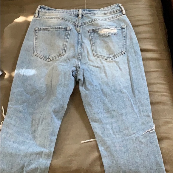 Ripped jeans - Picture 2 of 2